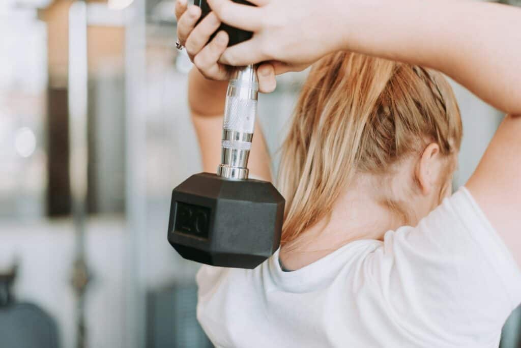 Perdre du poids après 40 ans - renforcement musculaire avec charge